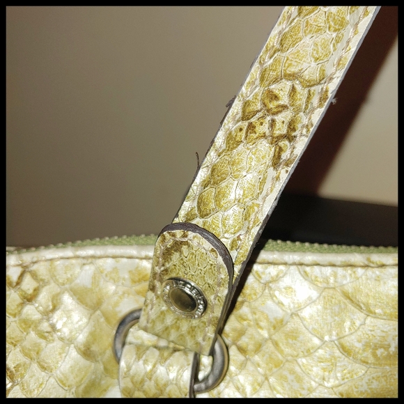 Liz Claiborne Green Snakeskin Print Handbag - Picture 8 of 10